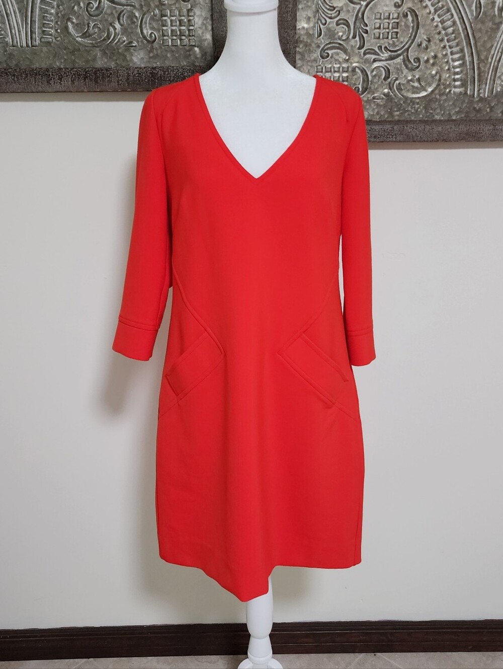 Trina Turk Tomato Red Silvia Ponte V-Neck Shift Dress Sz 8 Office Siren Luxury